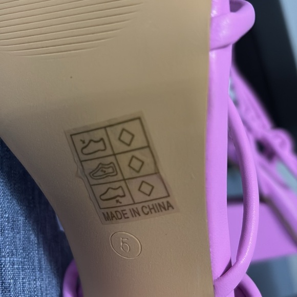 NIB PrettyLittleThing Women’s Sz 7 Pink Square Toe Strappy Block Heel Sandals - Picture 5 of 6